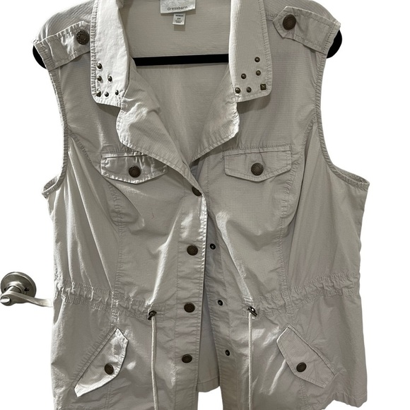 Dress Barn cotton vest , size 2X with two pockets, epilets and snap closure. - Picture 1 of 4